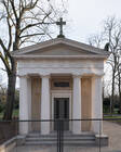 Pressefoto: Mausoleum Kunzemann (2024), Friedhof Dreifaltigkeit II in Berlin (© D Form Architekten, Foto: Stephan Bögel) 