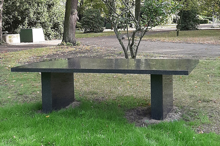Friedhof Sophien III: Gebetstisch auf dem muslimischen Begräbnisfeld (© Friedhof Sophien III)