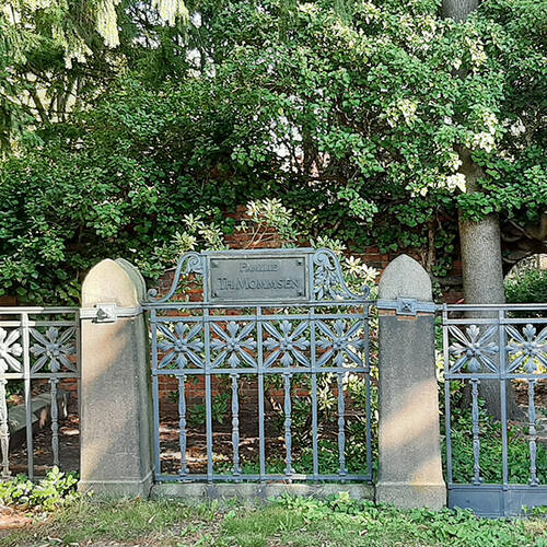 Friedhof Dreifaltigkeit II: Grab Theodor Mommsen (© Yvonne Zimmerer/evfbs)