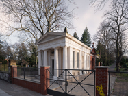 Pressefoto: Mausoleum Kunzemann (2024), Friedhof Dreifaltigkeit II in Berlin (© D Form Architekten, Foto: Stephan Bögel) 