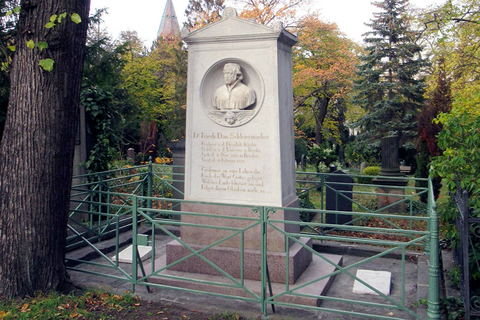Friedhof Dreifaltigkeit II: Grab F. D. E. Schleiermachers nach der Reinigung (© Juliane Bluhm)
