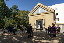 Auftaktveranstaltung auf dem Dorotheenstädtischen Friedhof I, Berlin-Mitte (© Anita Back)