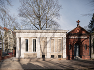 Pressefoto: Mausoleum Kunzemann (2024), Friedhof Dreifaltigkeit II in Berlin (© D Form Architekten, Foto: Stephan Bögel) 