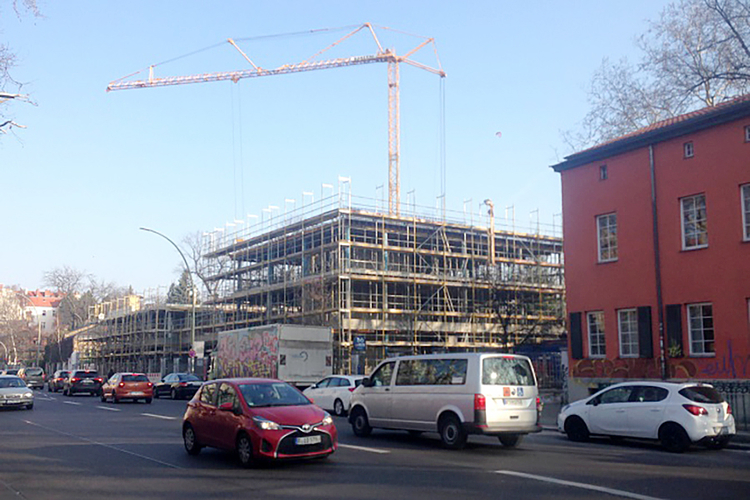 Neubau Bürohaus Hermannstraße: Foto Bau/Richtfest (© CKRS Architekten)